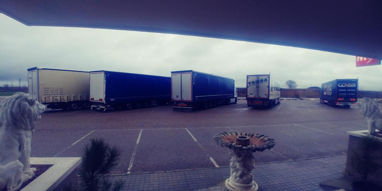 Hotel Ria De Vigo "Tierra De Campos" Becilla de Valderaduey Eksteriør bilde